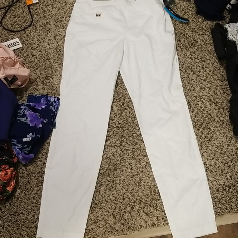 White skinny leg pants